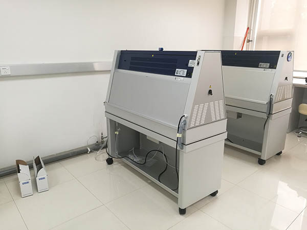 湘江關(guān)西涂料紫外老化試驗箱應(yīng)用案例