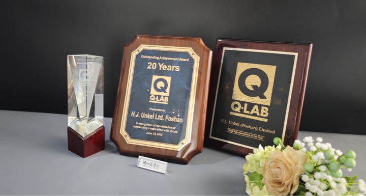 佛山翁開(kāi)爾獲得美國(guó)Q-Lab10年，20年杰出貢獻(xiàn)獎(jiǎng)和全球售后服務(wù)卓越獎(jiǎng)