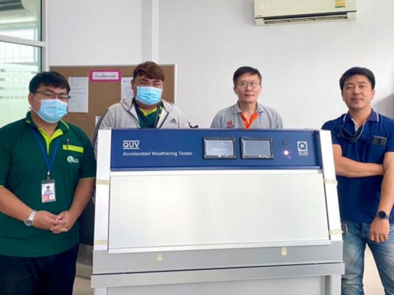 汽車涂層粉末涂料油漆紫外老化耐候試驗(yàn)機(jī)現(xiàn)場安裝圖5