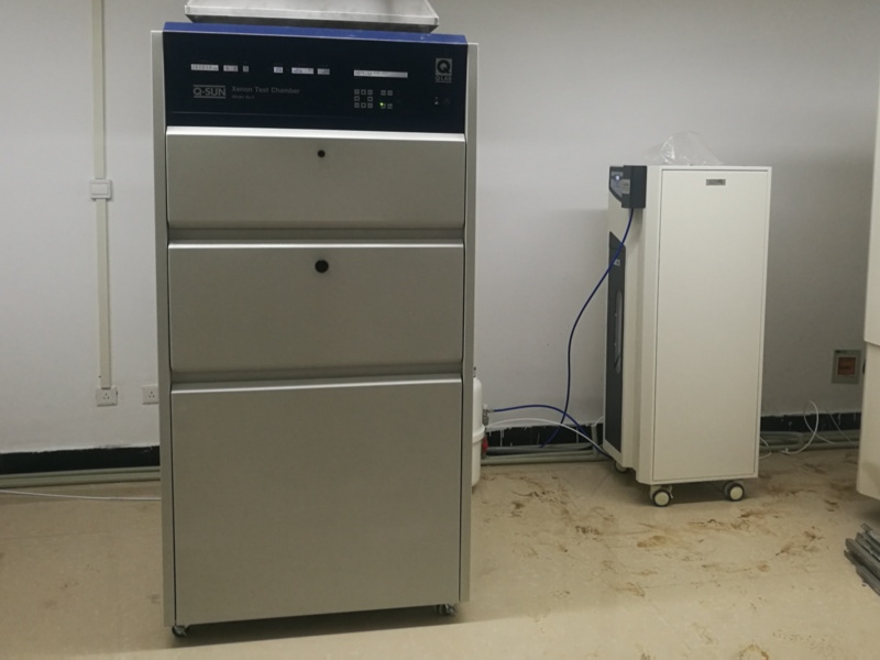 油墨木器漆藝術(shù)漆清漆氙燈老化耐候試驗箱現(xiàn)場圖2