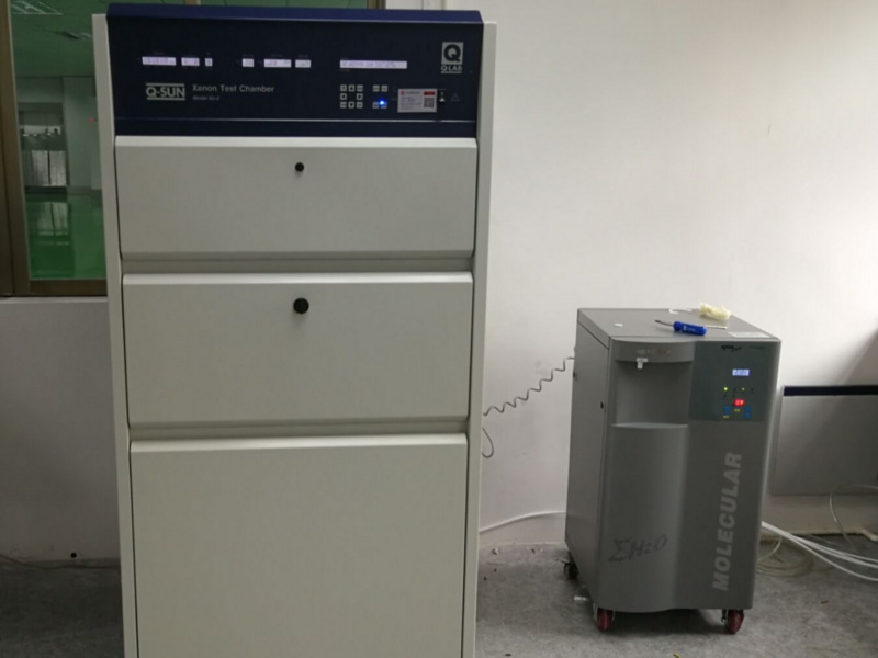 油墨木器漆藝術(shù)漆清漆氙燈老化耐候試驗箱現(xiàn)場圖1